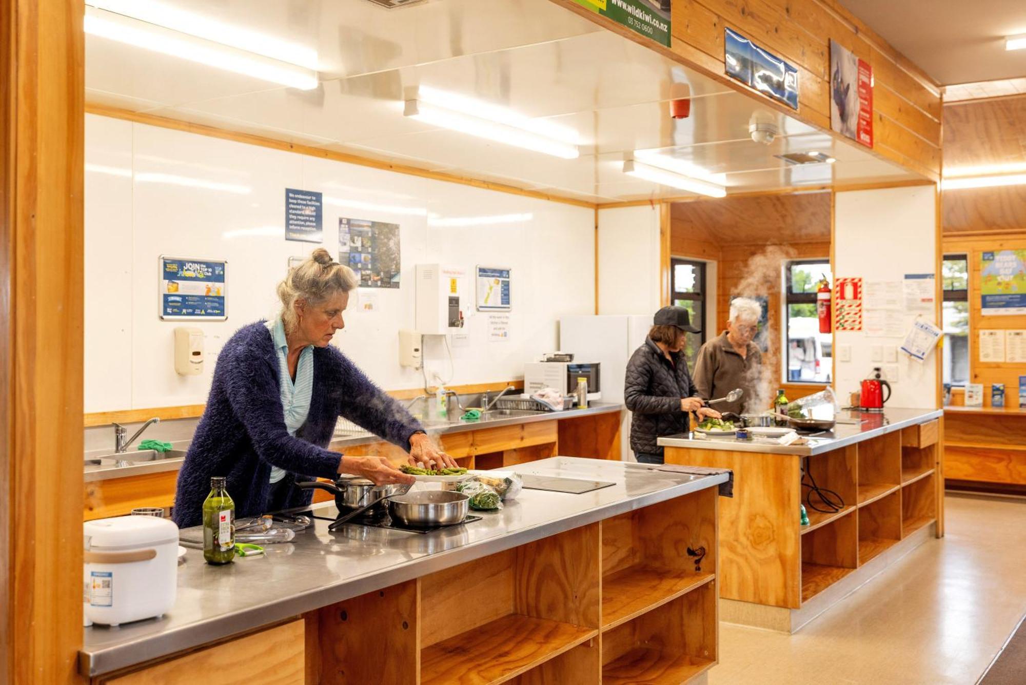 Fox Glacier Top 10 Holiday Park & Motels Экстерьер фото